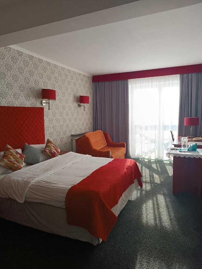 Amigo Hotel Sulejowek Bagian luar foto