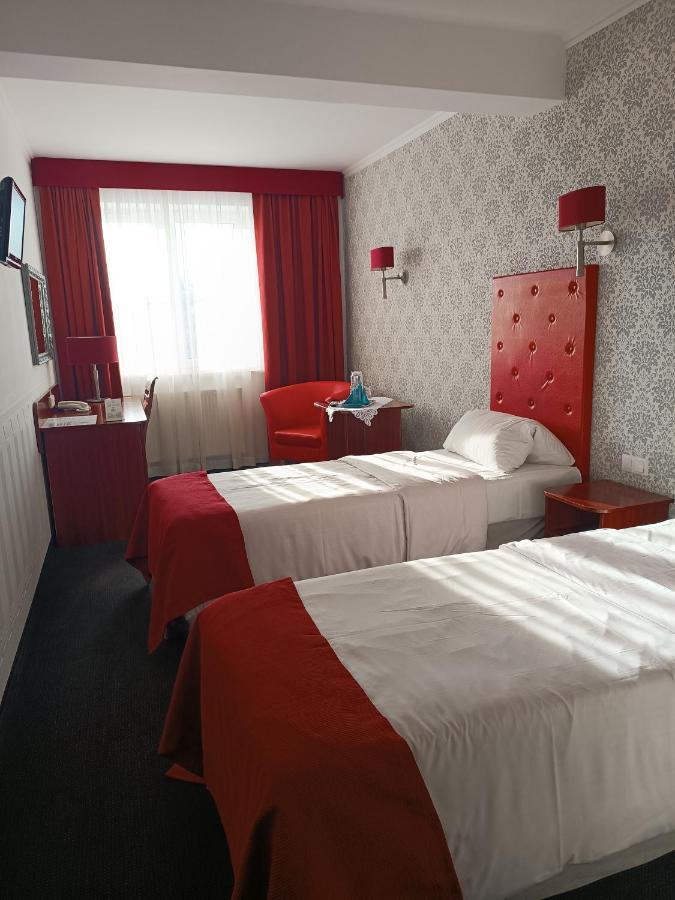 Amigo Hotel Sulejowek Bagian luar foto