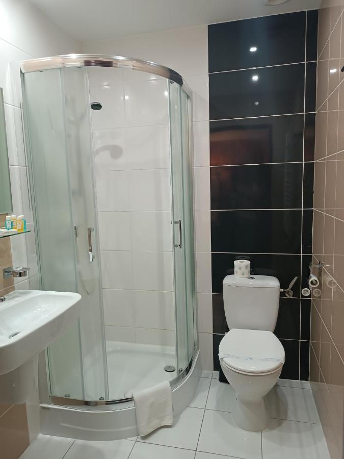 Amigo Hotel Sulejowek Bagian luar foto