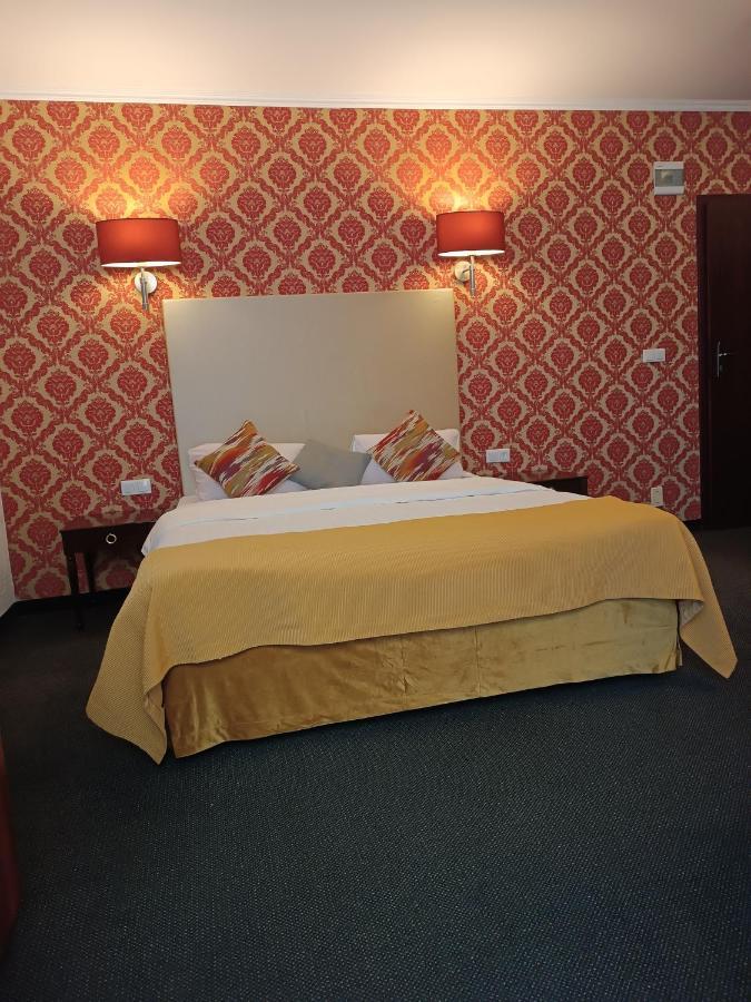 Amigo Hotel Sulejowek Bagian luar foto