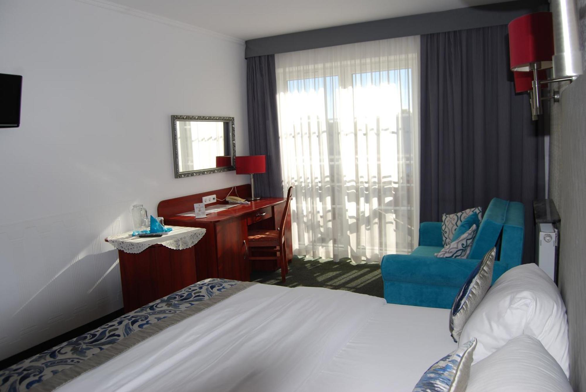 Amigo Hotel Sulejowek Bagian luar foto