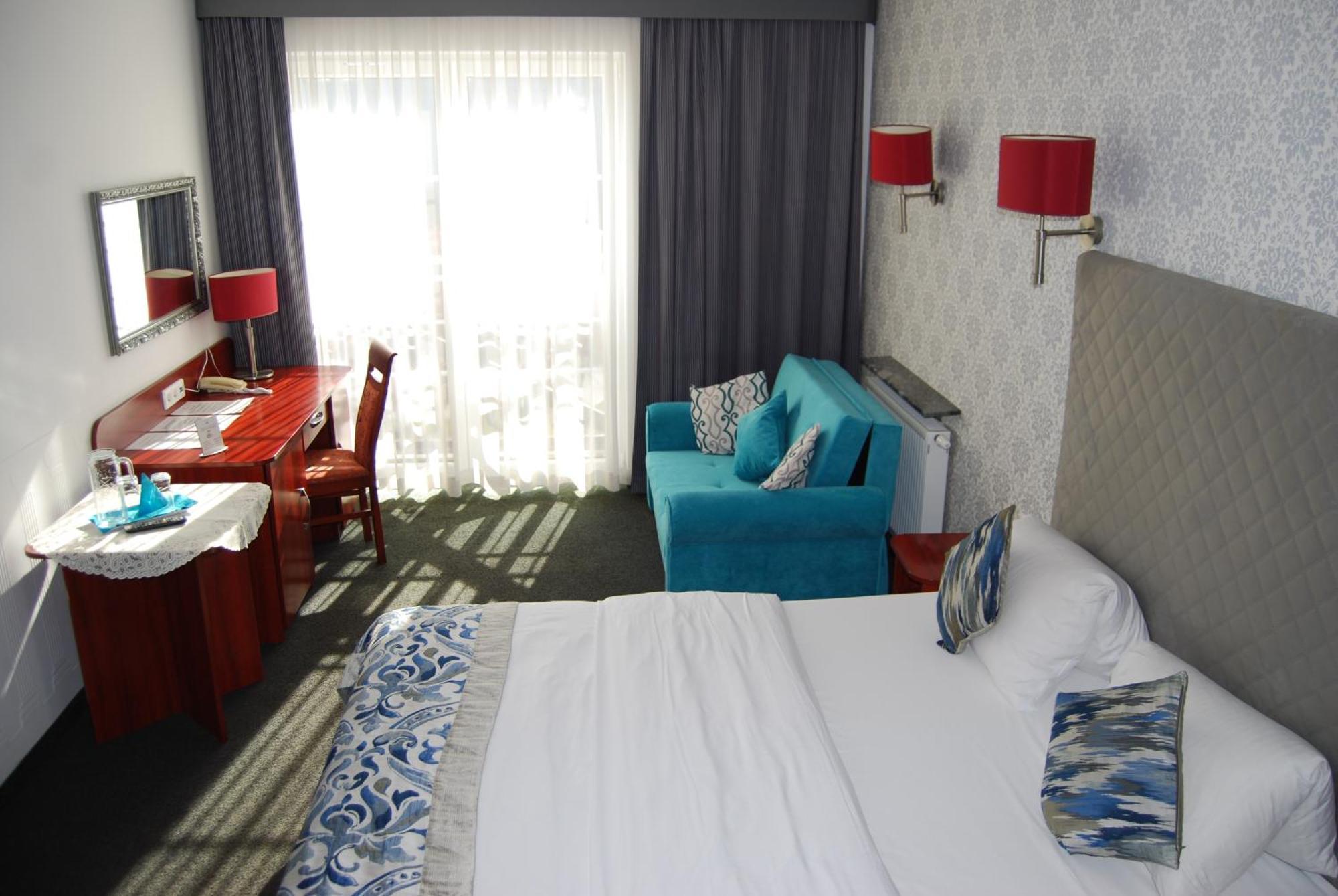 Amigo Hotel Sulejowek Bagian luar foto