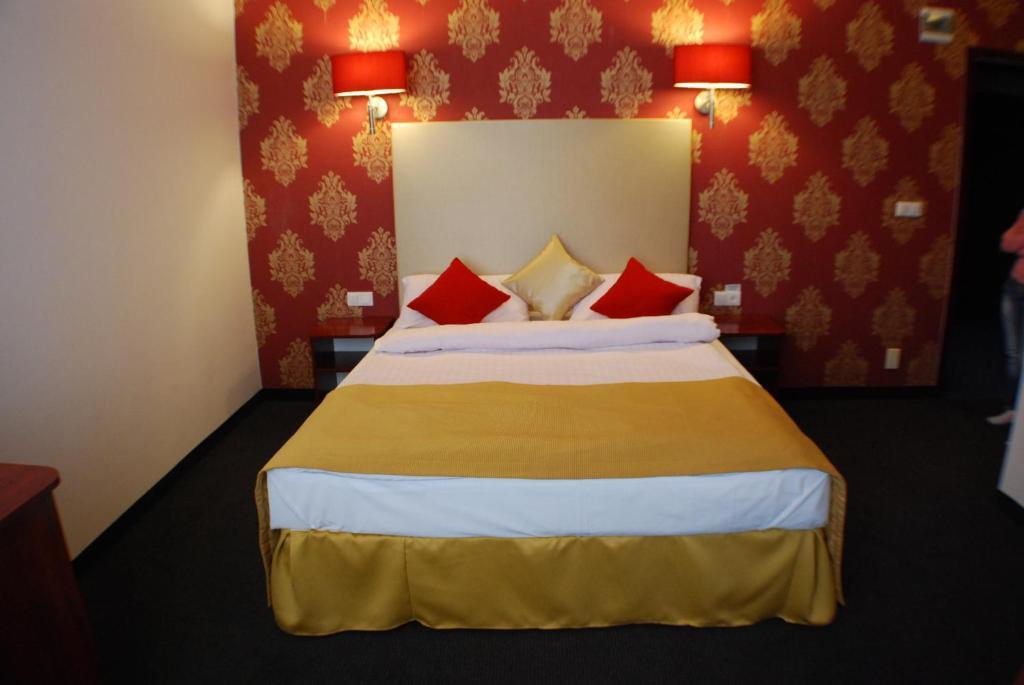 Amigo Hotel Sulejowek Bagian luar foto
