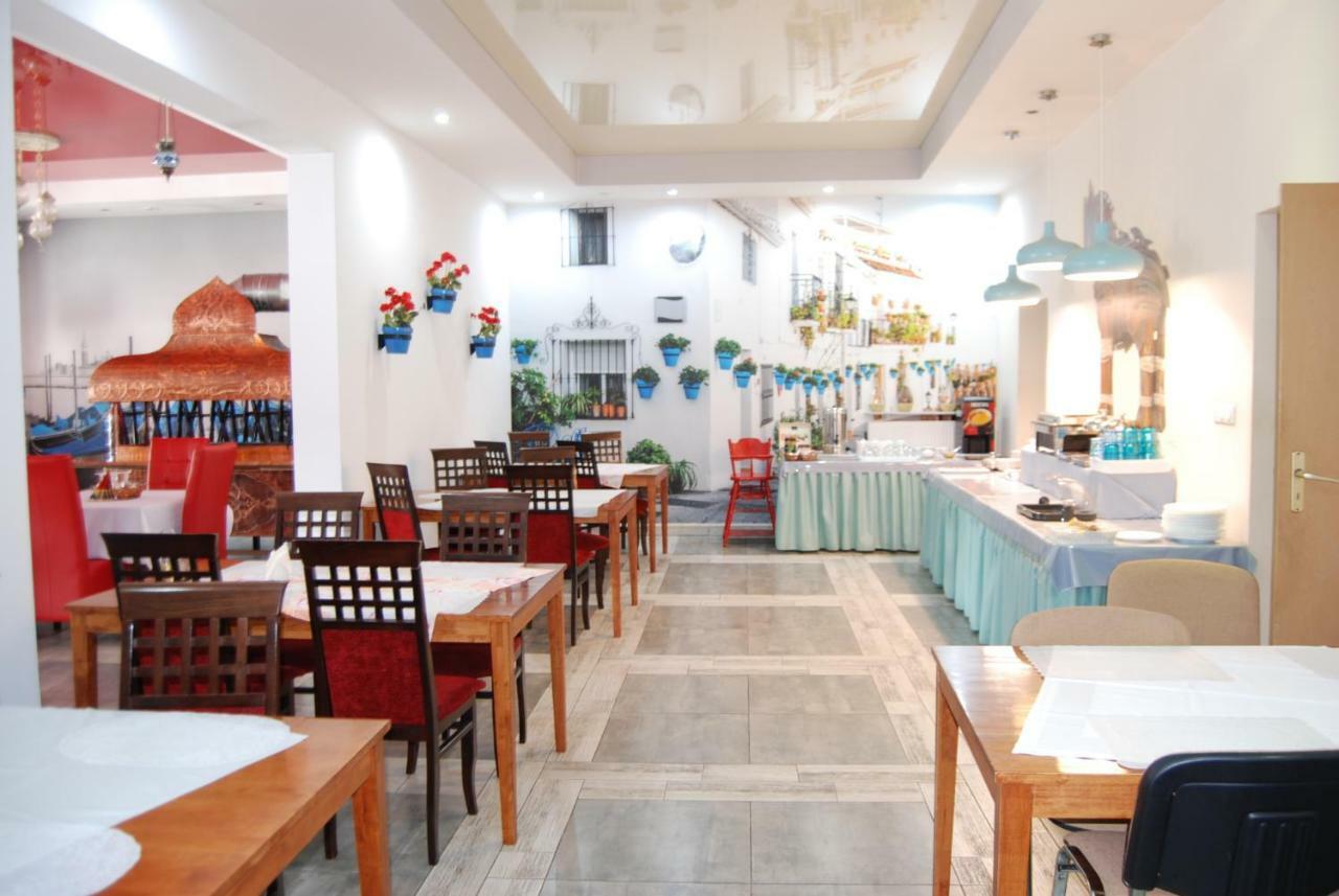 Amigo Hotel Sulejowek Bagian luar foto